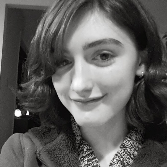 Meet your Posher, Jennifer - Picture 1 of 1